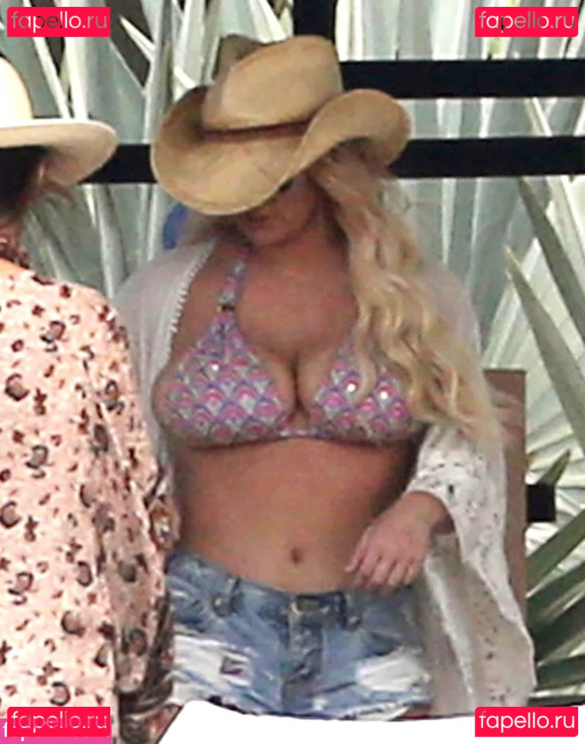 Jessica Simpson Onlyfans Photo Gallery 