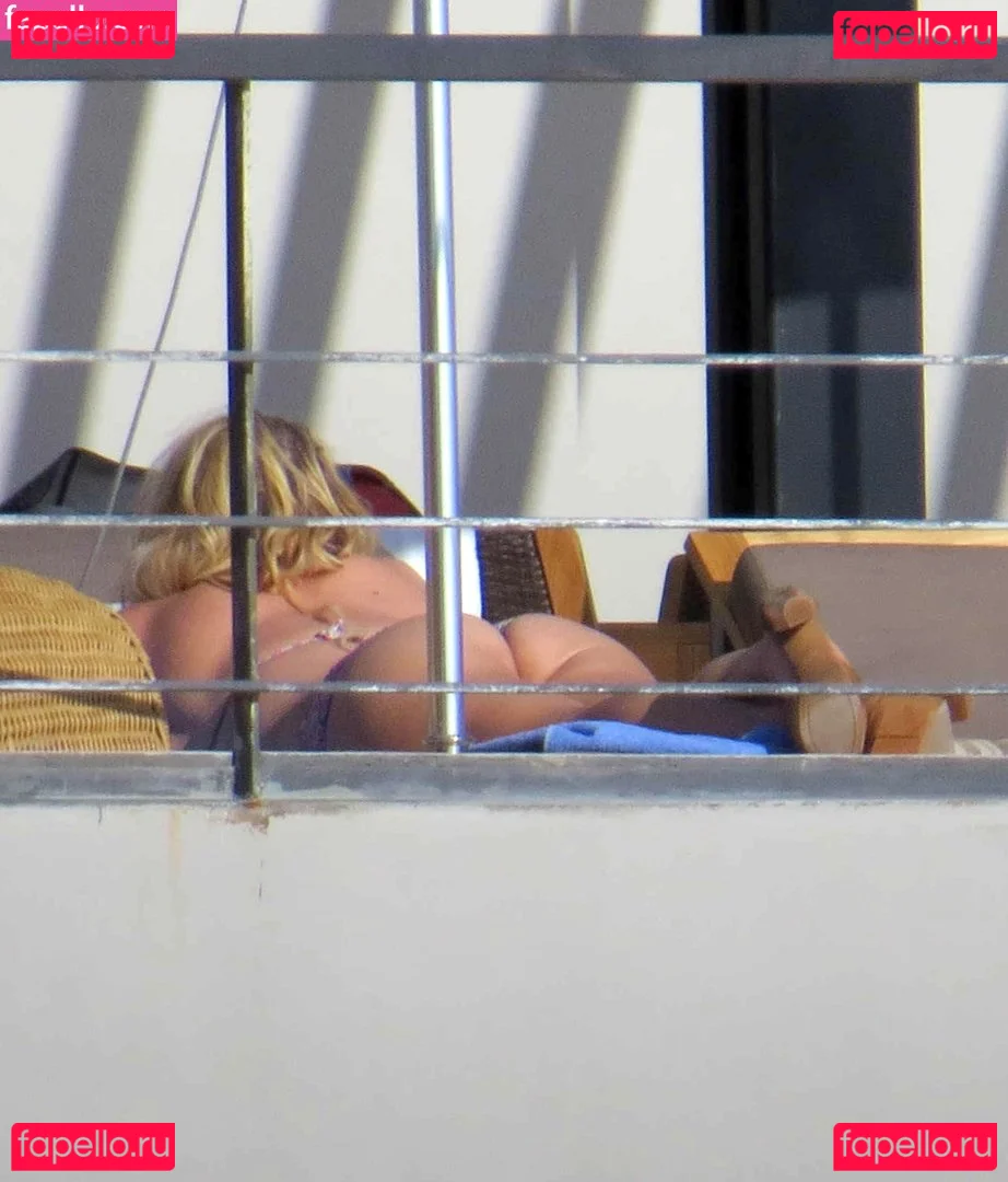 Jessica Simpson Onlyfans Photo Gallery 