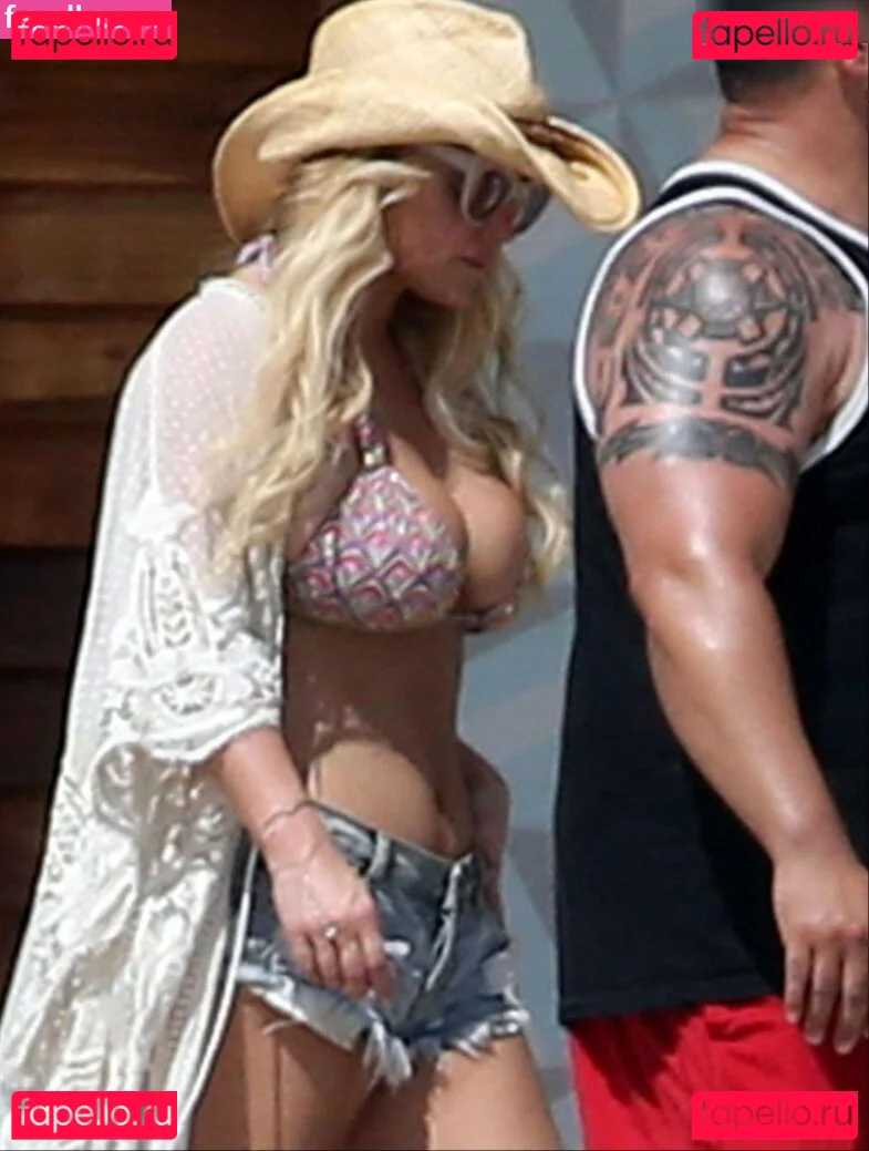 Jessica Simpson Onlyfans Photo Gallery 