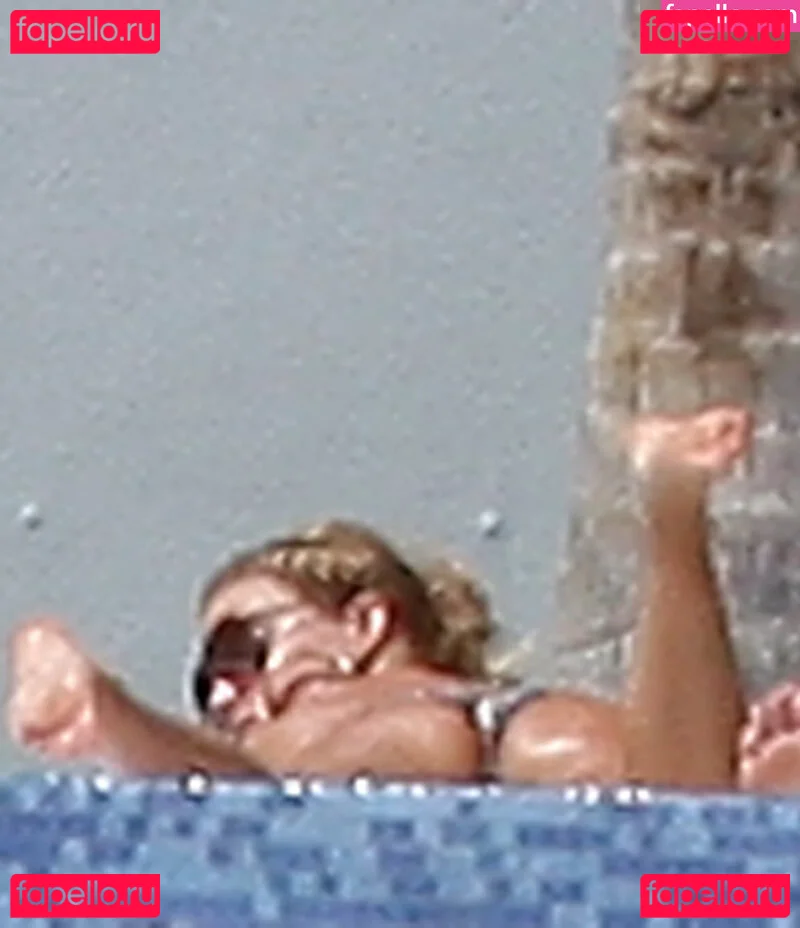 Jessica Simpson Onlyfans Photo Gallery 