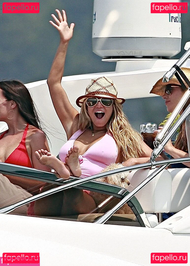 Jessica Simpson Onlyfans Photo Gallery 