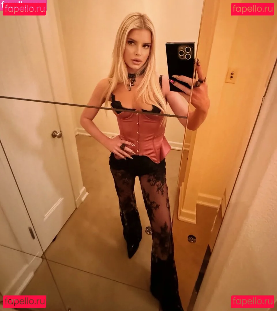 Jessica Simpson Onlyfans Photo Gallery 