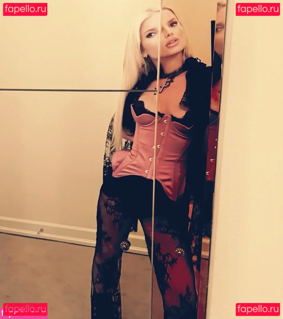 Jessica Simpson Onlyfans Photo Gallery 