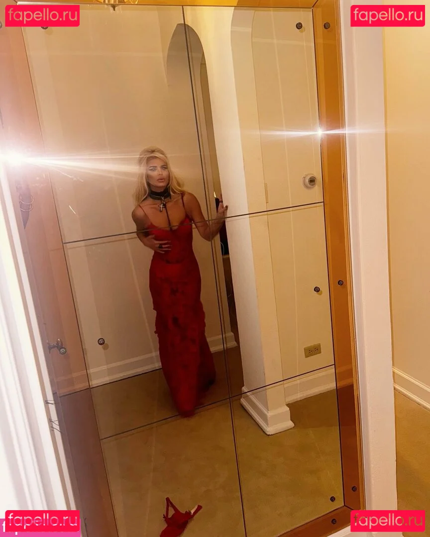 Jessica Simpson Onlyfans Photo Gallery 