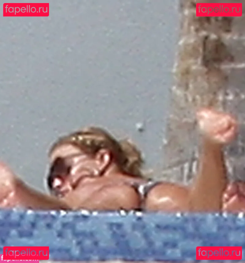 Jessica Simpson Onlyfans Photo Gallery 