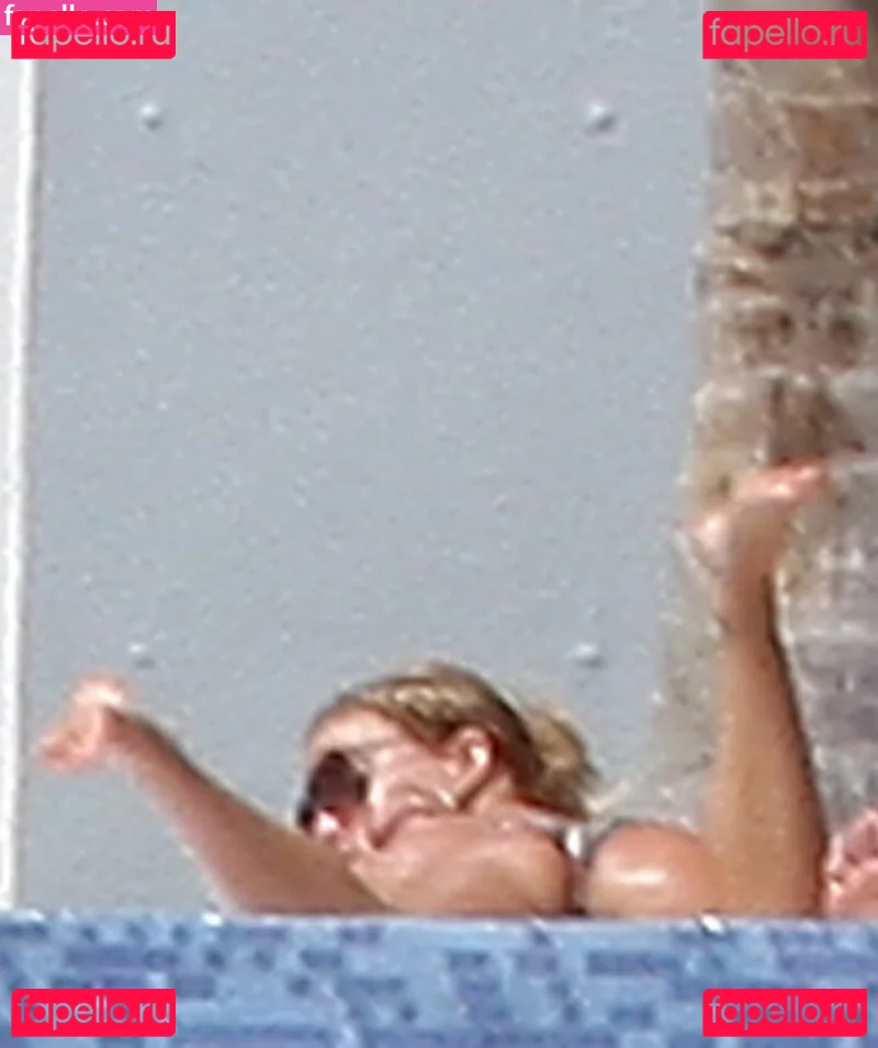 Jessica Simpson Onlyfans Photo Gallery 