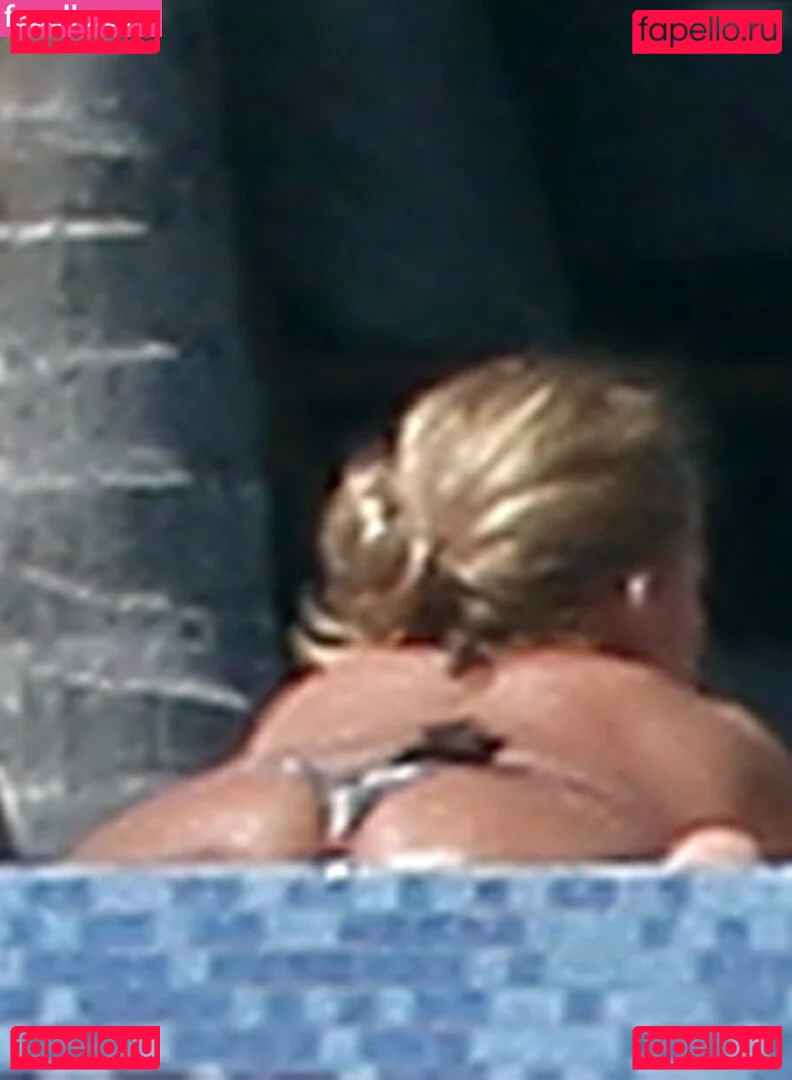 Jessica Simpson Onlyfans Photo Gallery 