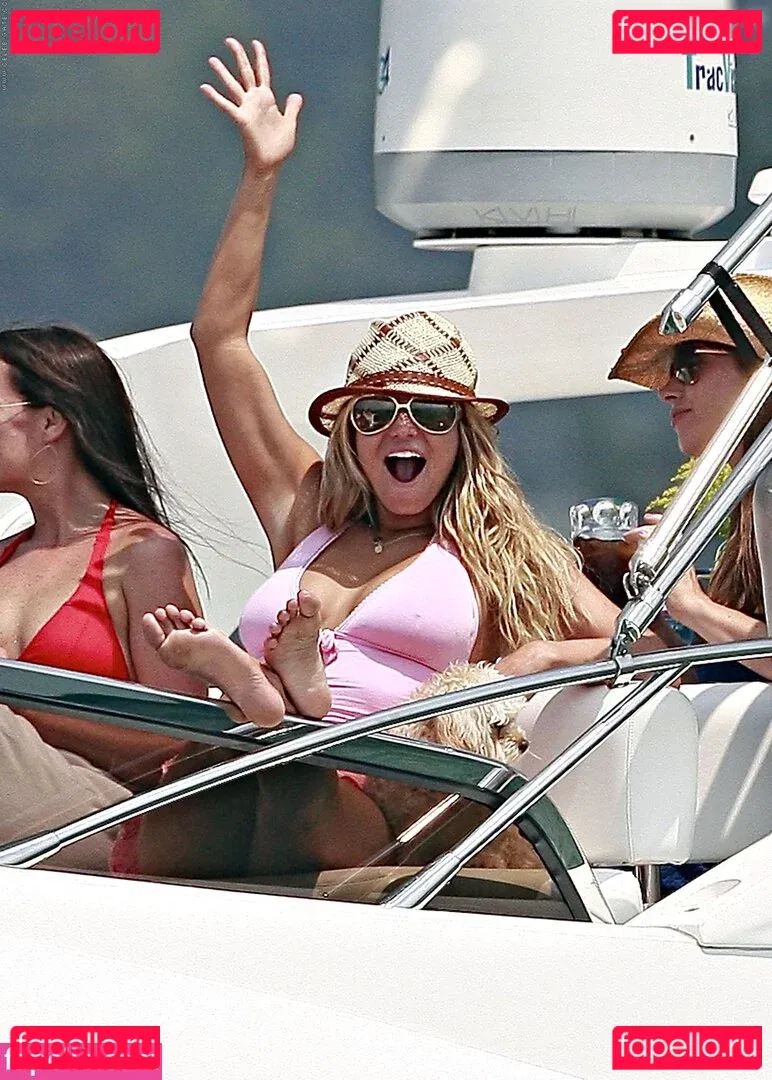 Jessica Simpson Onlyfans Photo Gallery 