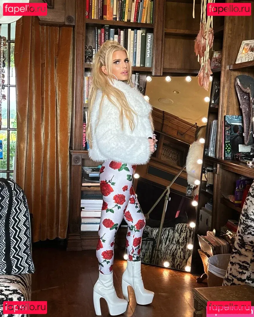 Jessica Simpson Onlyfans Photo Gallery 