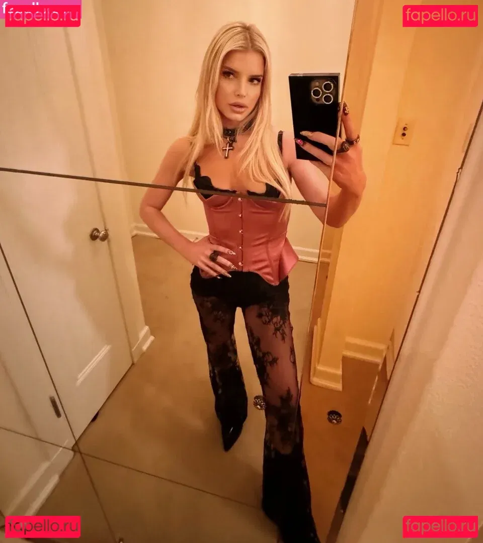 Jessica Simpson Onlyfans Photo Gallery 