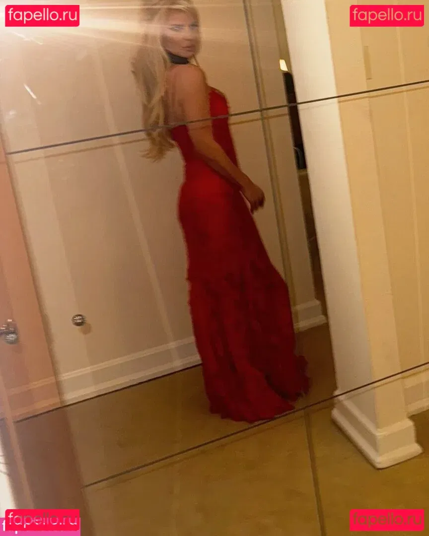 Jessica Simpson Onlyfans Photo Gallery 