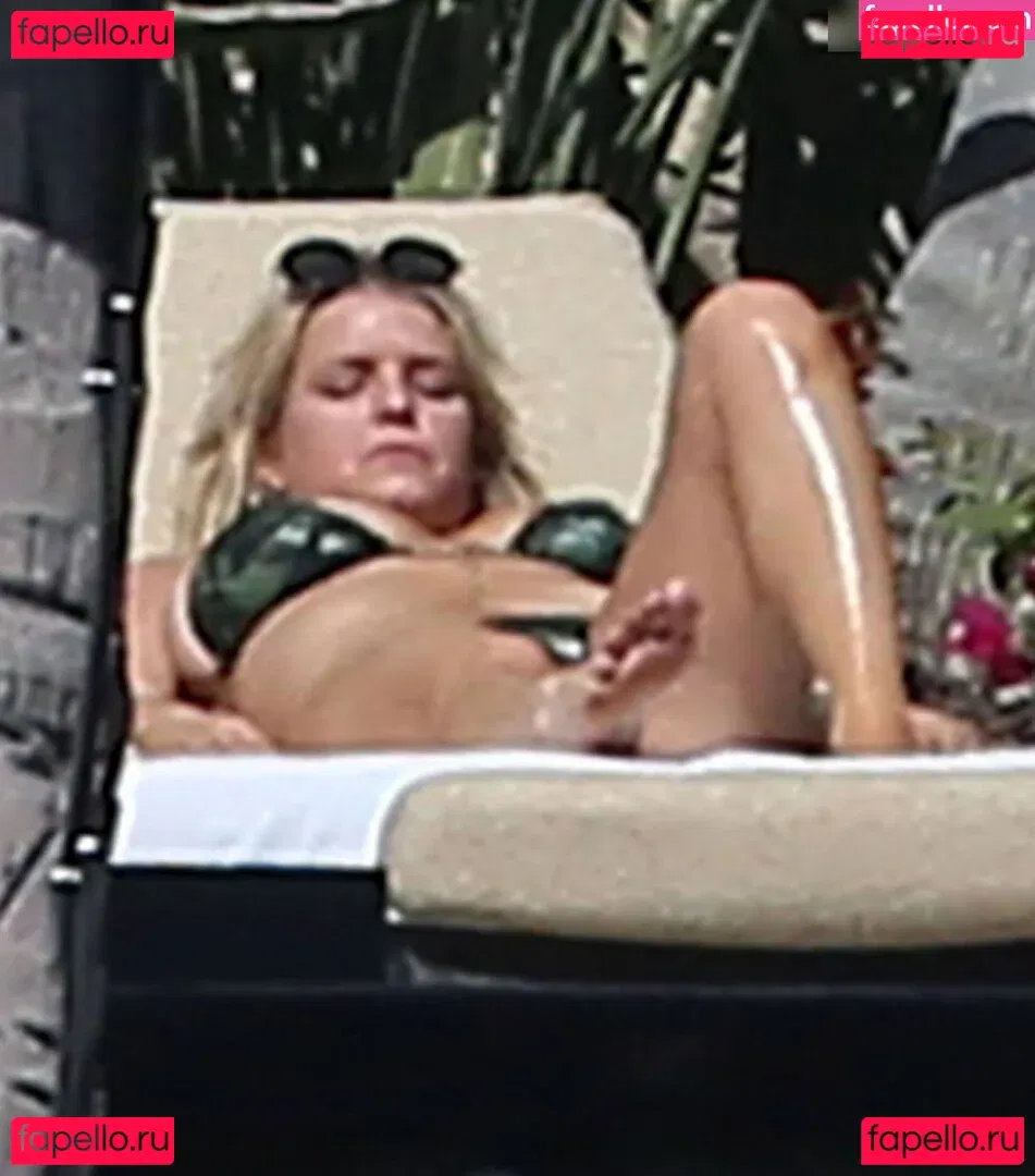 Jessica Simpson Onlyfans Photo Gallery 