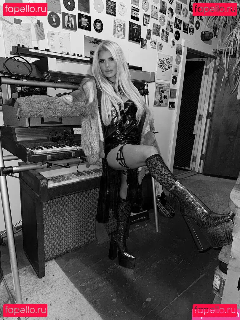 Jessica Simpson Onlyfans Photo Gallery 