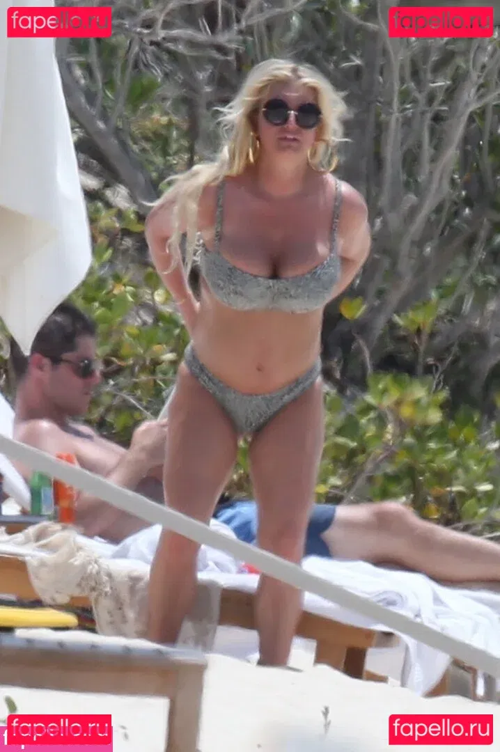 Jessica Simpson Onlyfans Photo Gallery 