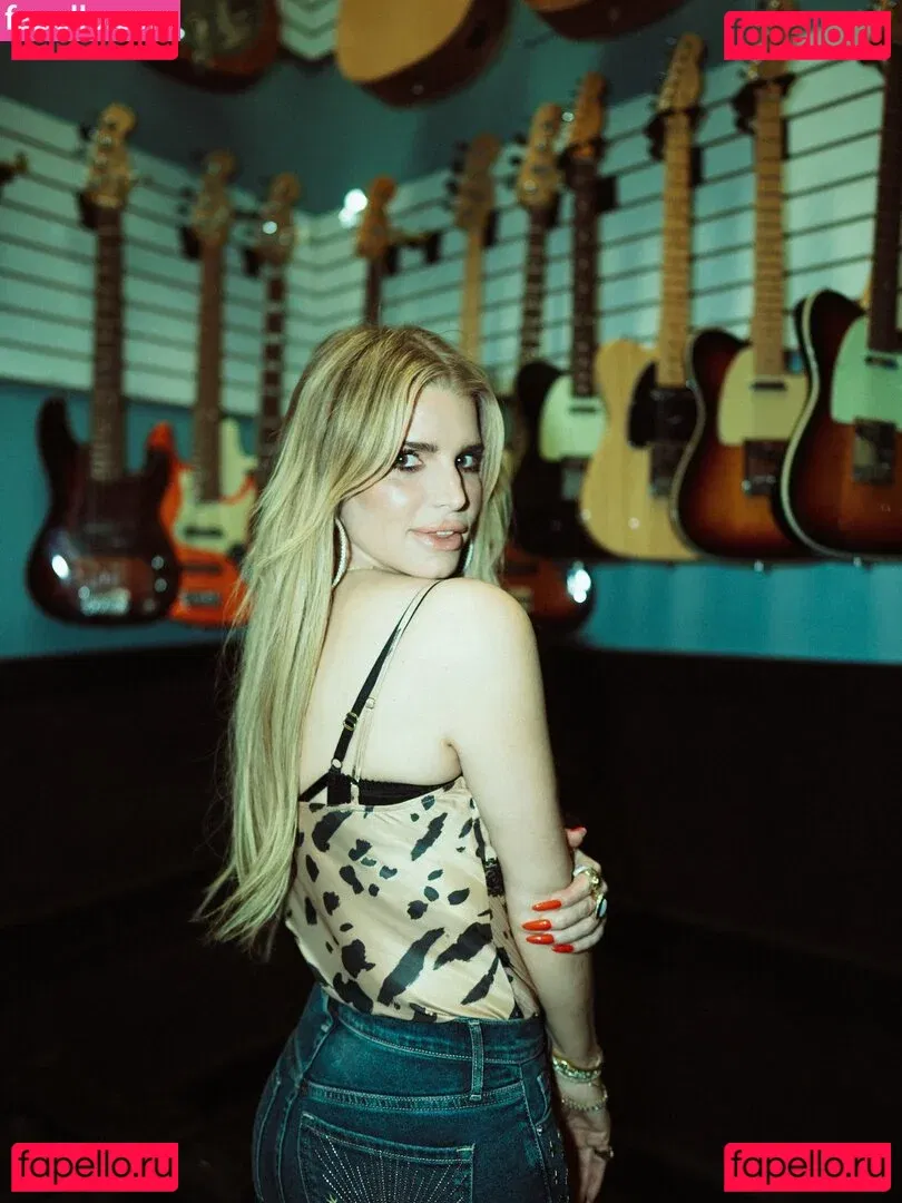 Jessica Simpson Onlyfans Photo Gallery 