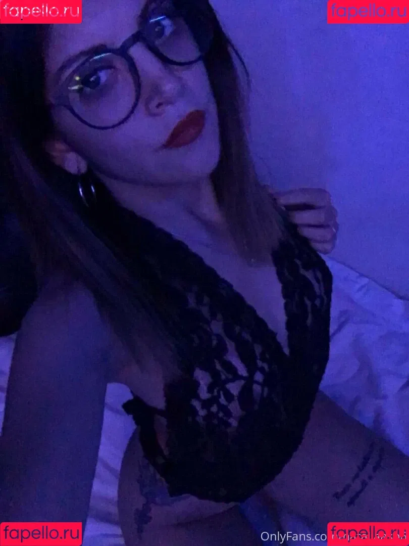 hornylatina26 Onlyfans Photo Gallery 