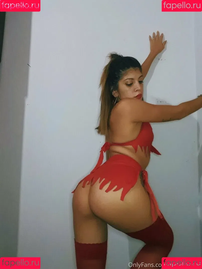 hornylatina26 Onlyfans Photo Gallery 