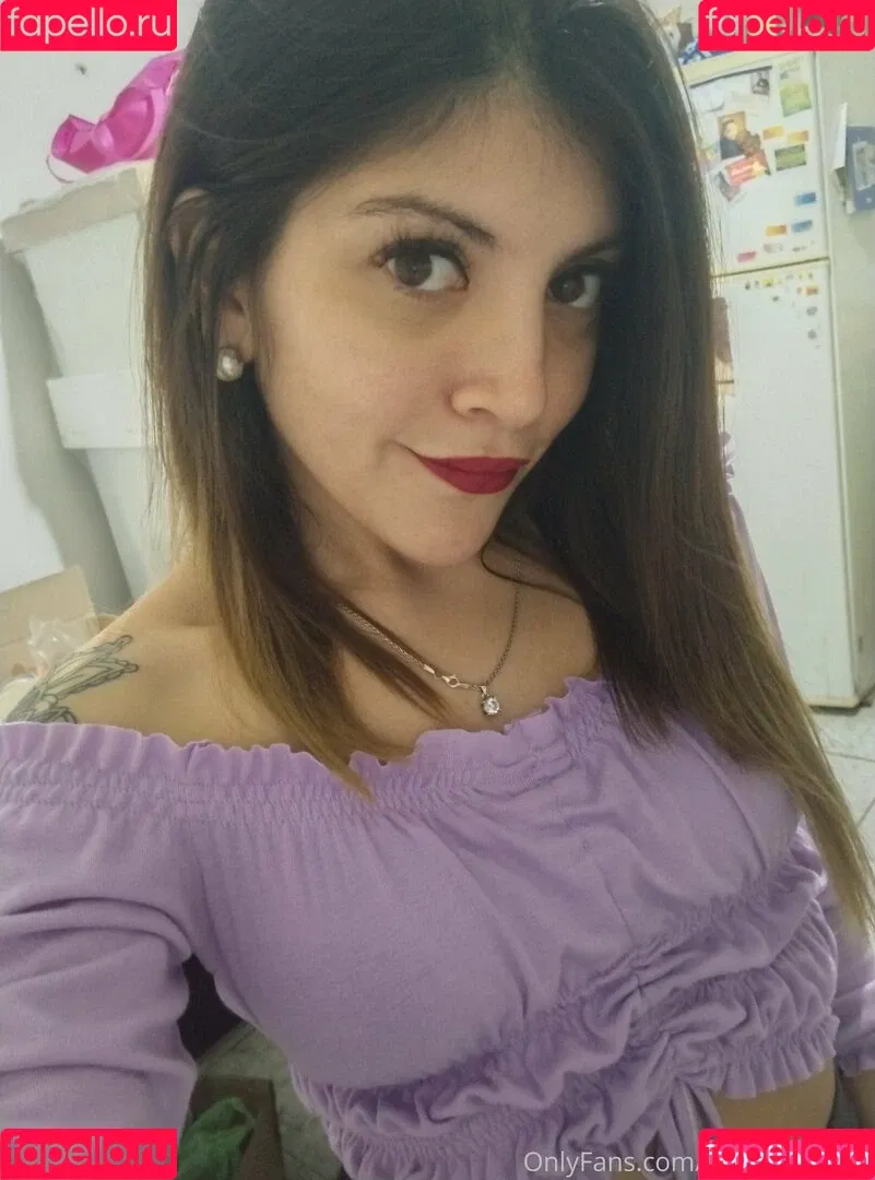 hornylatina26 Onlyfans Photo Gallery 