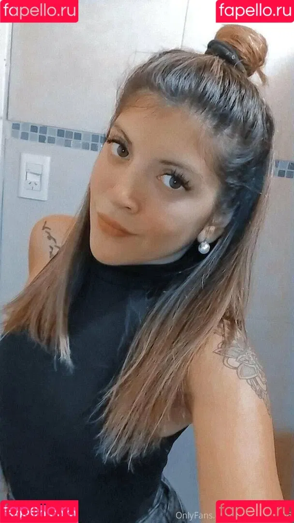 hornylatina26 Onlyfans Photo Gallery 
