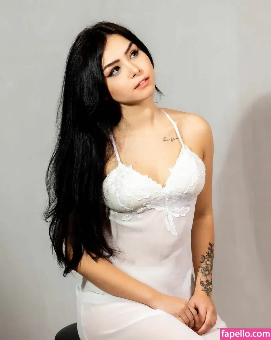 Eduarda Yuni Onlyfans Photo Gallery 