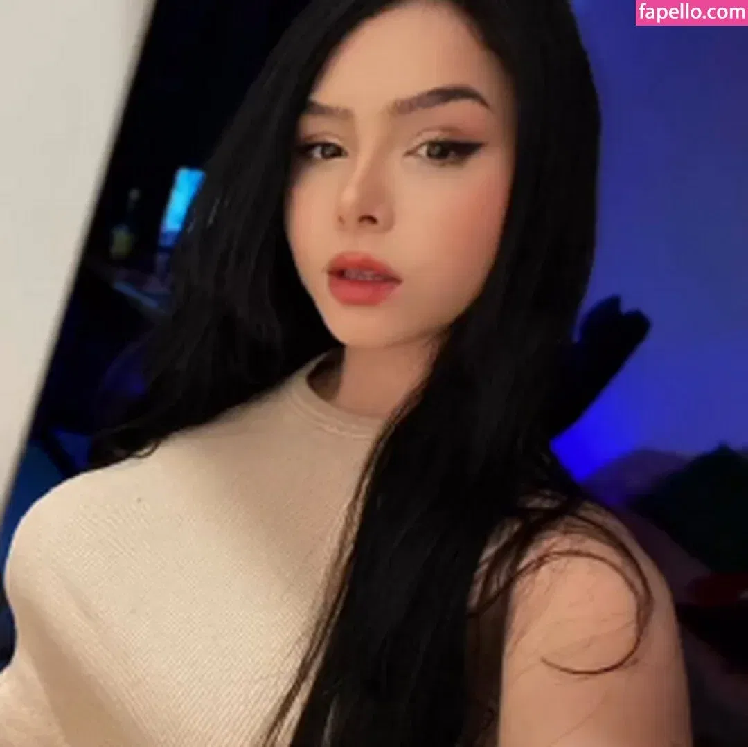 Eduarda Yuni Onlyfans Photo Gallery 