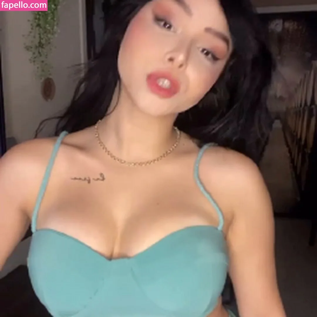 Eduarda Yuni Onlyfans Photo Gallery 