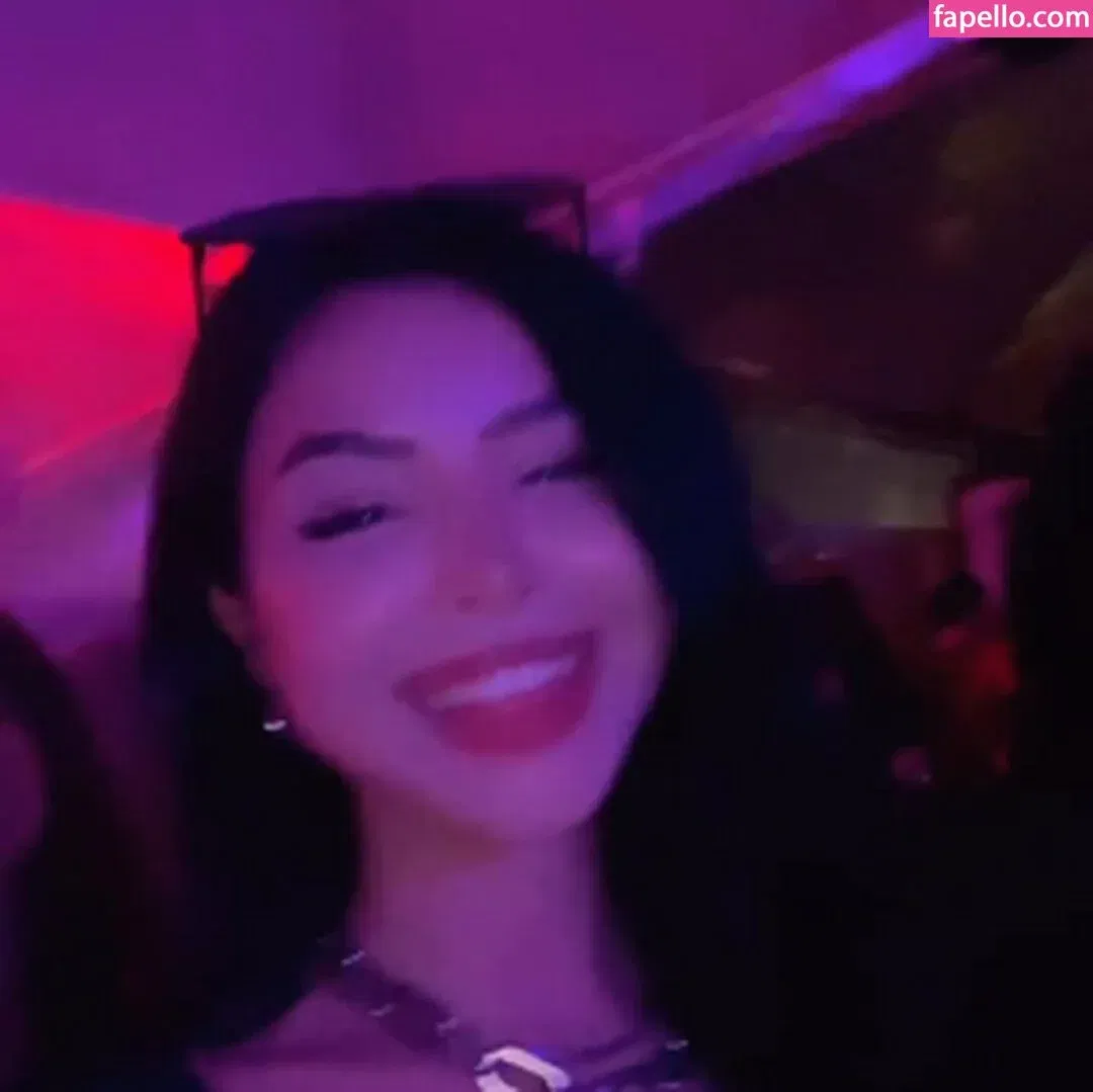 Eduarda Yuni Onlyfans Photo Gallery 