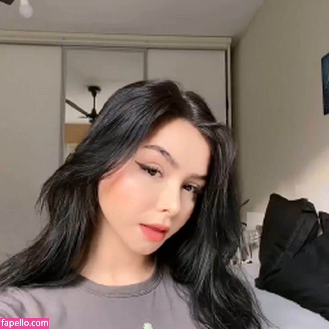 Eduarda Yuni Onlyfans Photo Gallery 