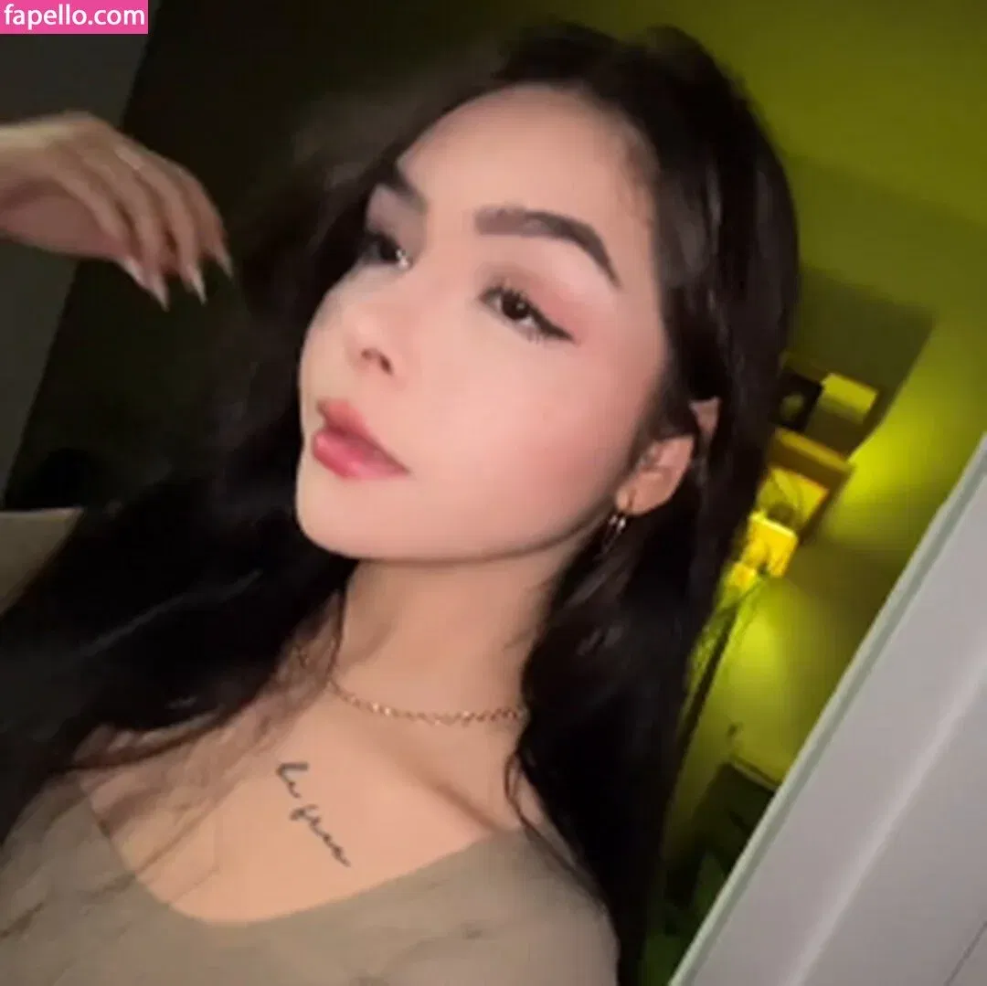 Eduarda Yuni Onlyfans Photo Gallery 