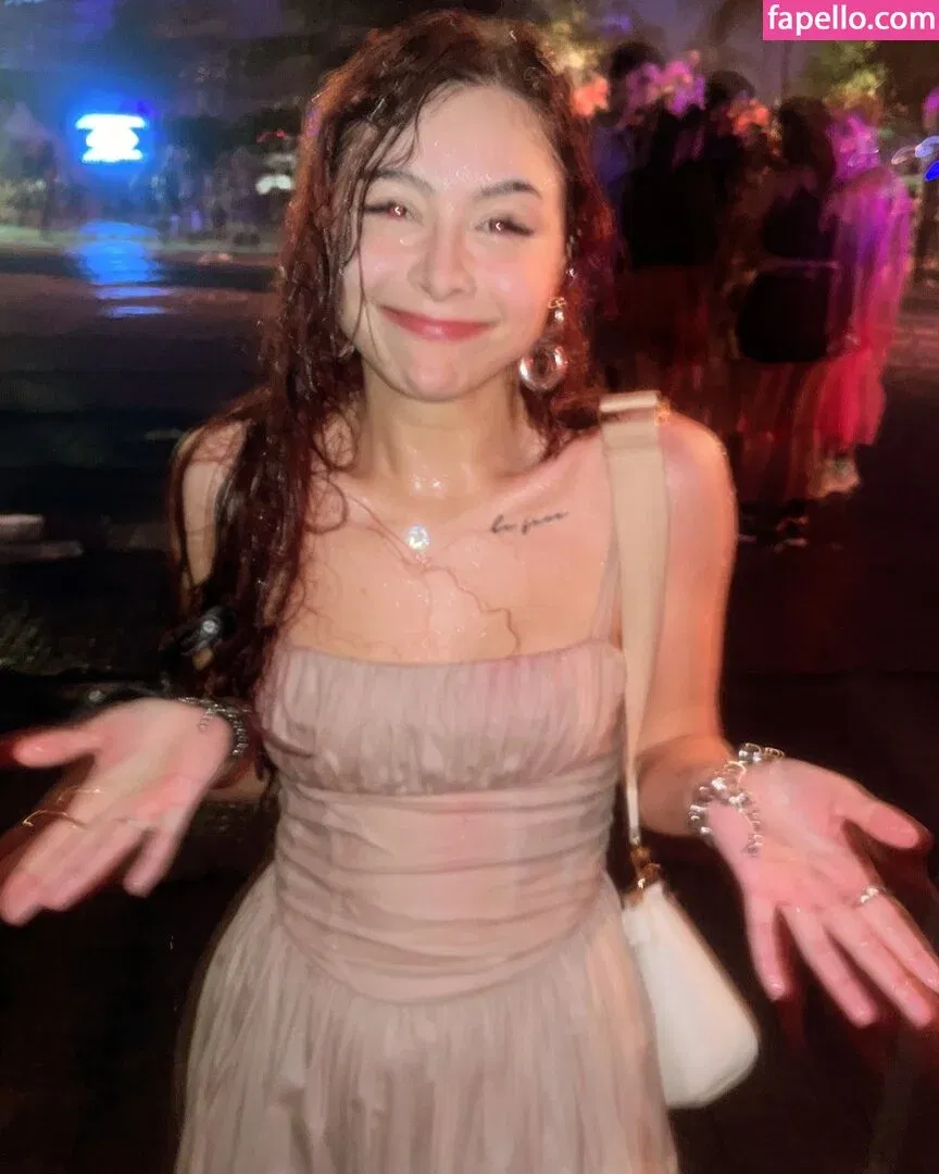 Eduarda Yuni Onlyfans Photo Gallery 