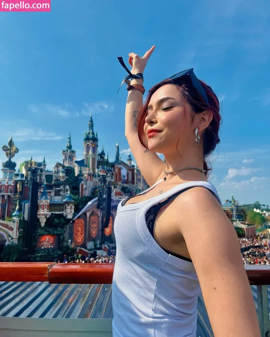 Eduarda Yuni Onlyfans Photo Gallery 