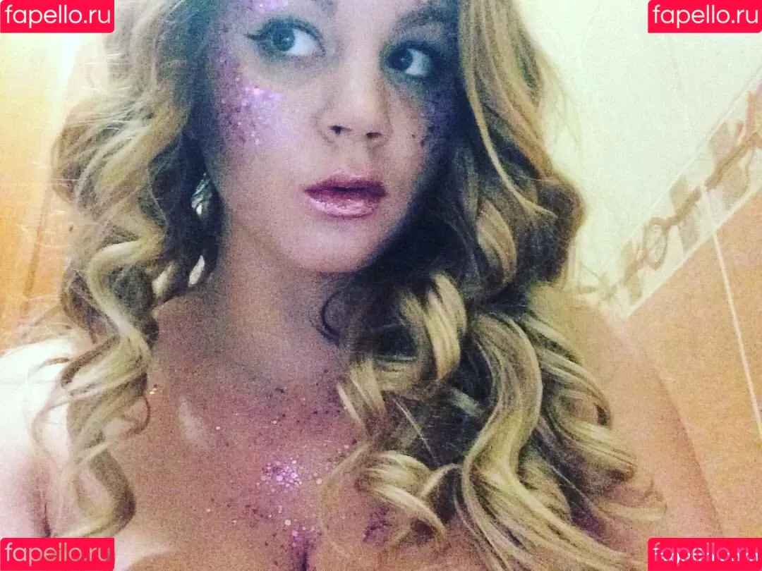 Holly Garner Onlyfans Photo Gallery 