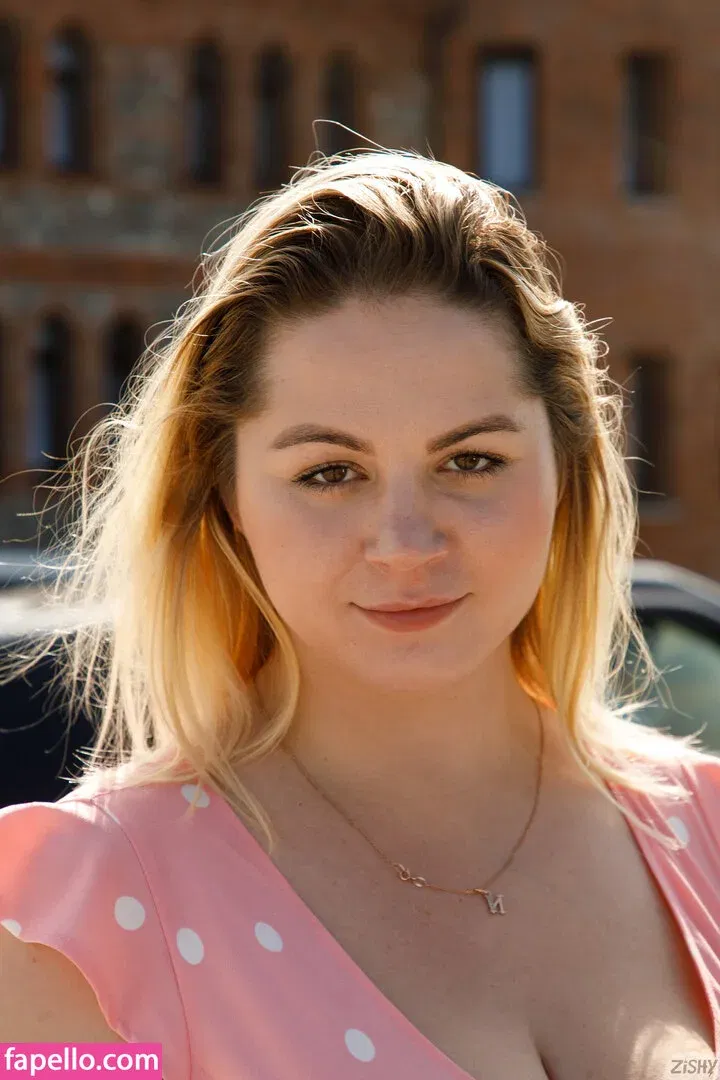 Holly Garner Onlyfans Photo Gallery 