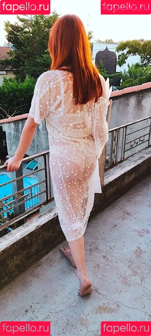 Eléna-Rose Burri Onlyfans Photo Gallery 
