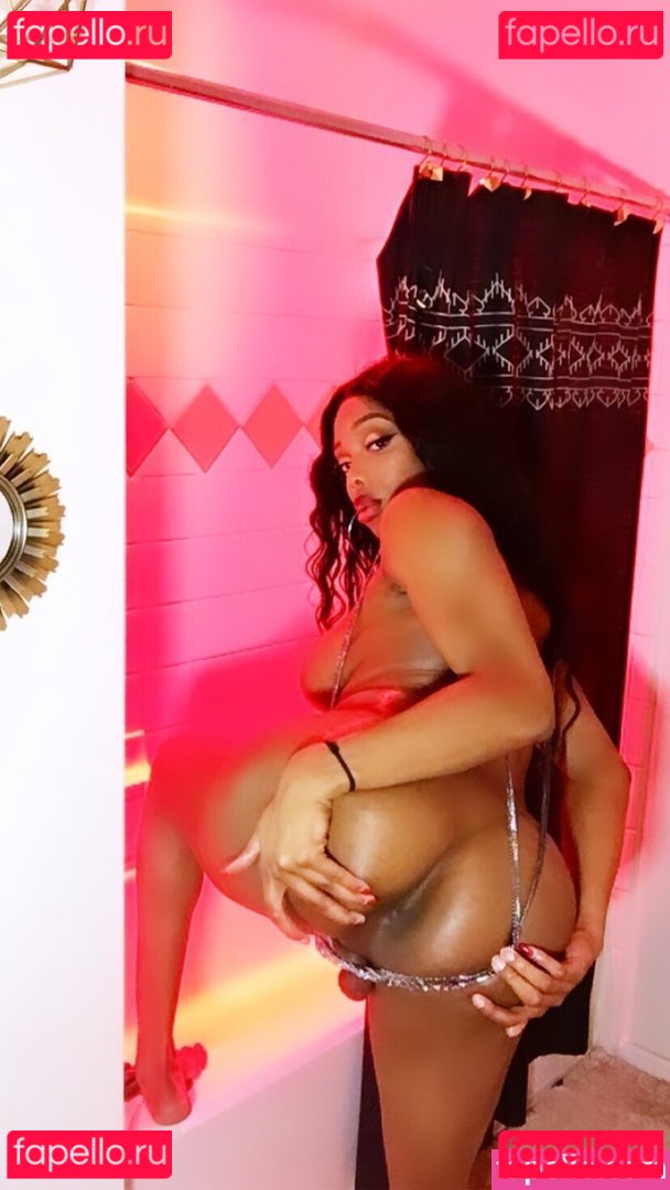 Ts Lena Nude Onlyfans Photo 43