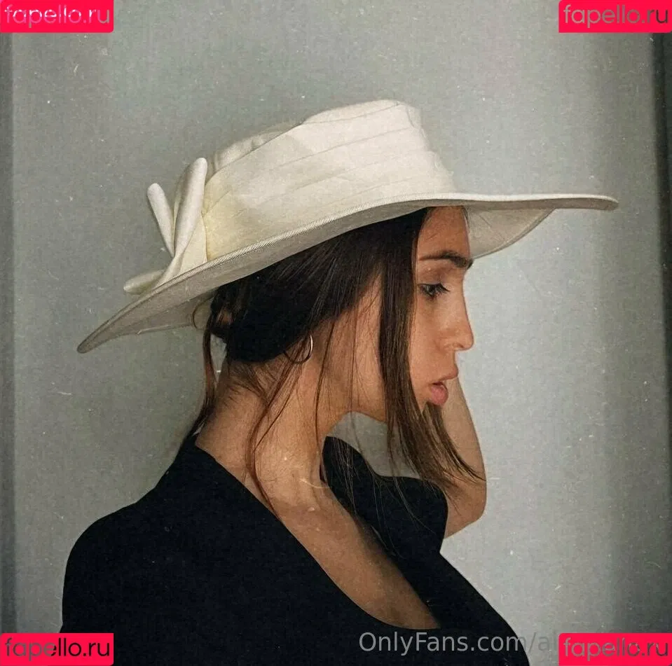 Aisultanax Onlyfans Photo Gallery 
