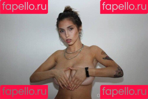 Aisultanax Onlyfans Photo Gallery 