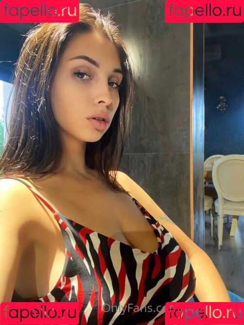 Aisultanax Onlyfans Photo Gallery 