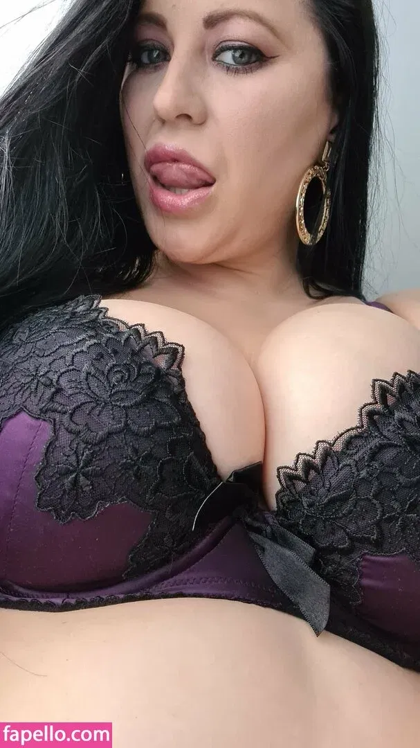 larajadedeene Onlyfans Photo Gallery 