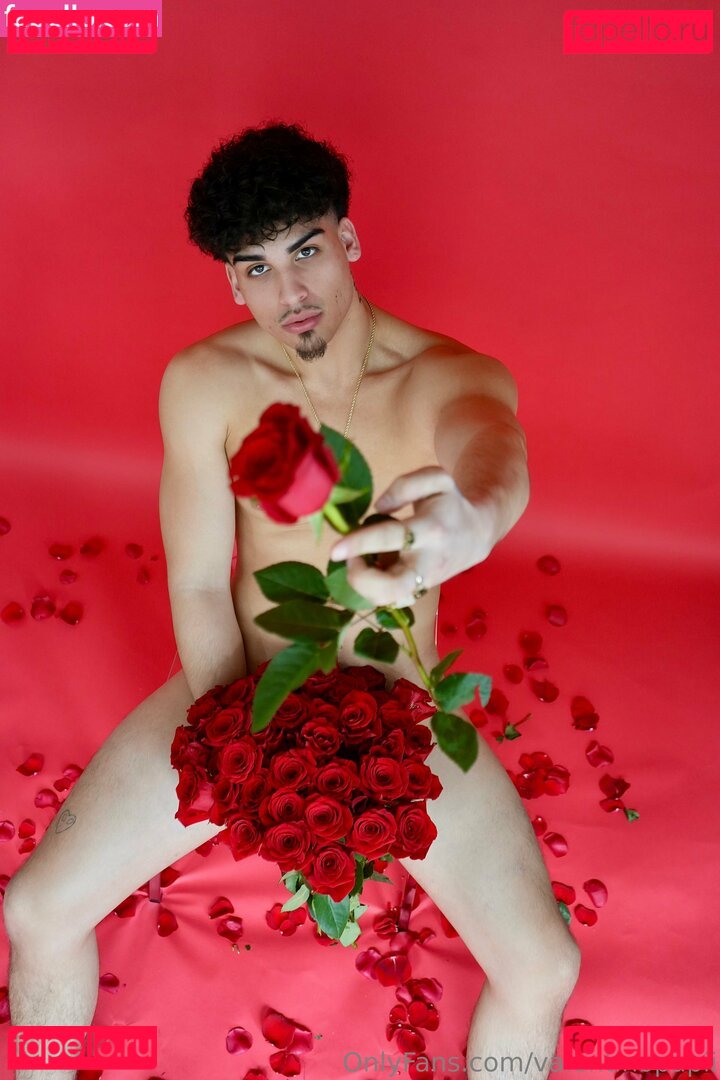 valentinopapii Nude Onlyfans Photo 37