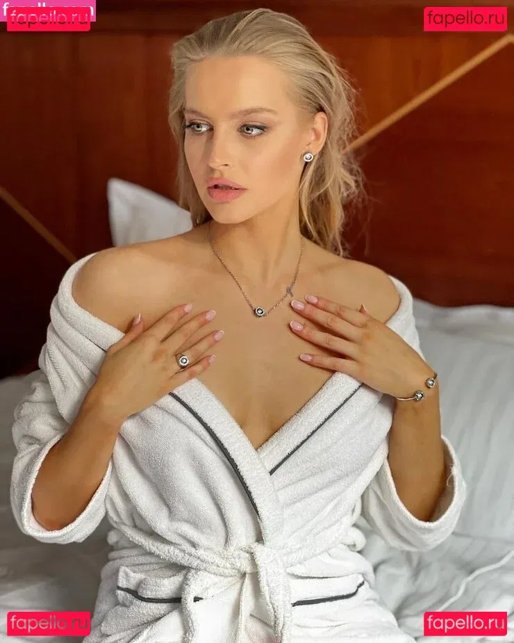 Karolina Pisarek Onlyfans Photo Gallery 