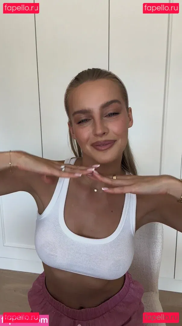 Karolina Pisarek Onlyfans Photo Gallery 