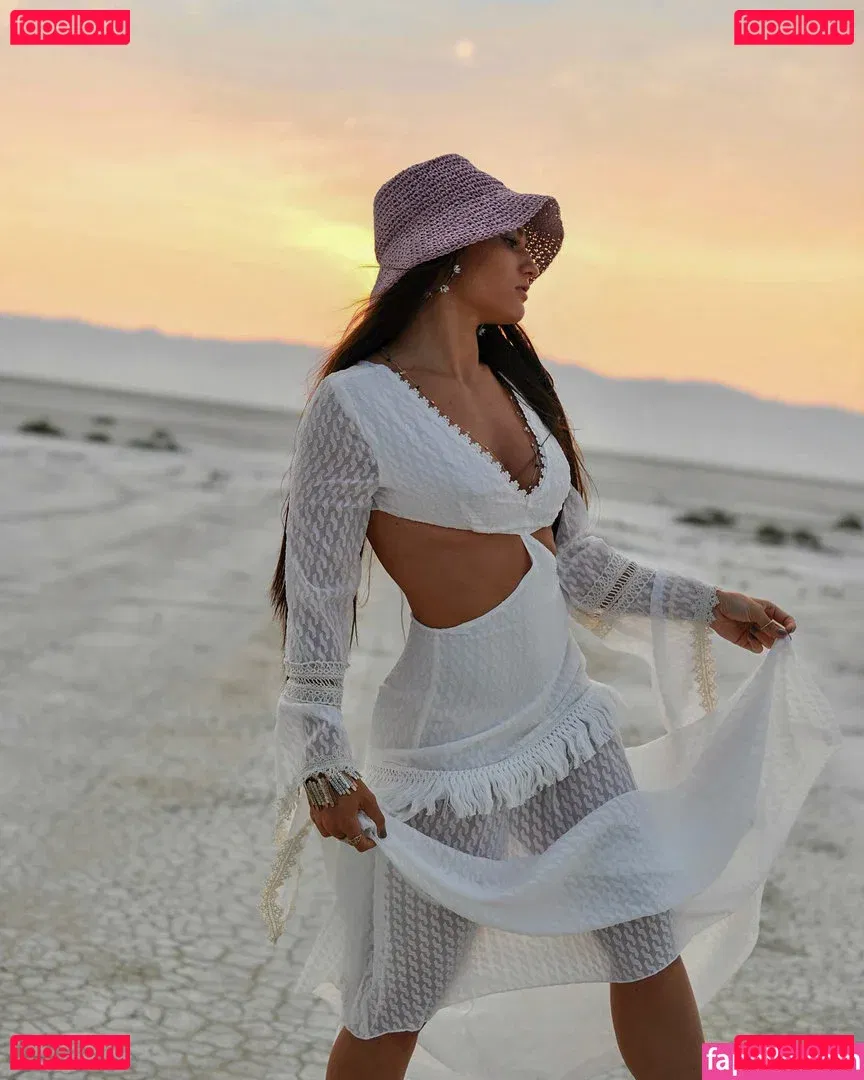 Jade Chynoweth Onlyfans Photo Gallery 