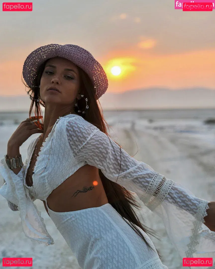 Jade Chynoweth Onlyfans Photo Gallery 