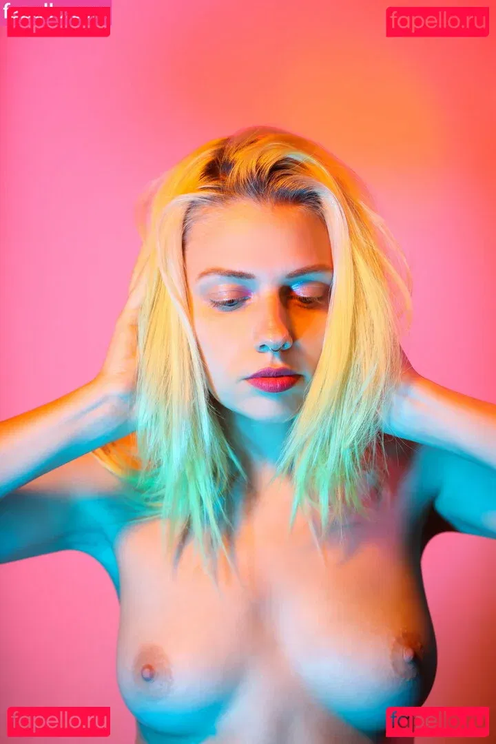 Marisa Papen Onlyfans Photo Gallery 