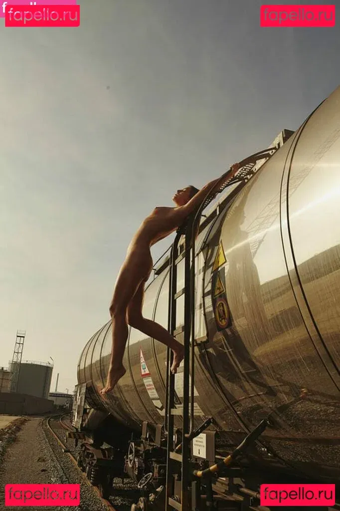 Marisa Papen Onlyfans Photo Gallery 