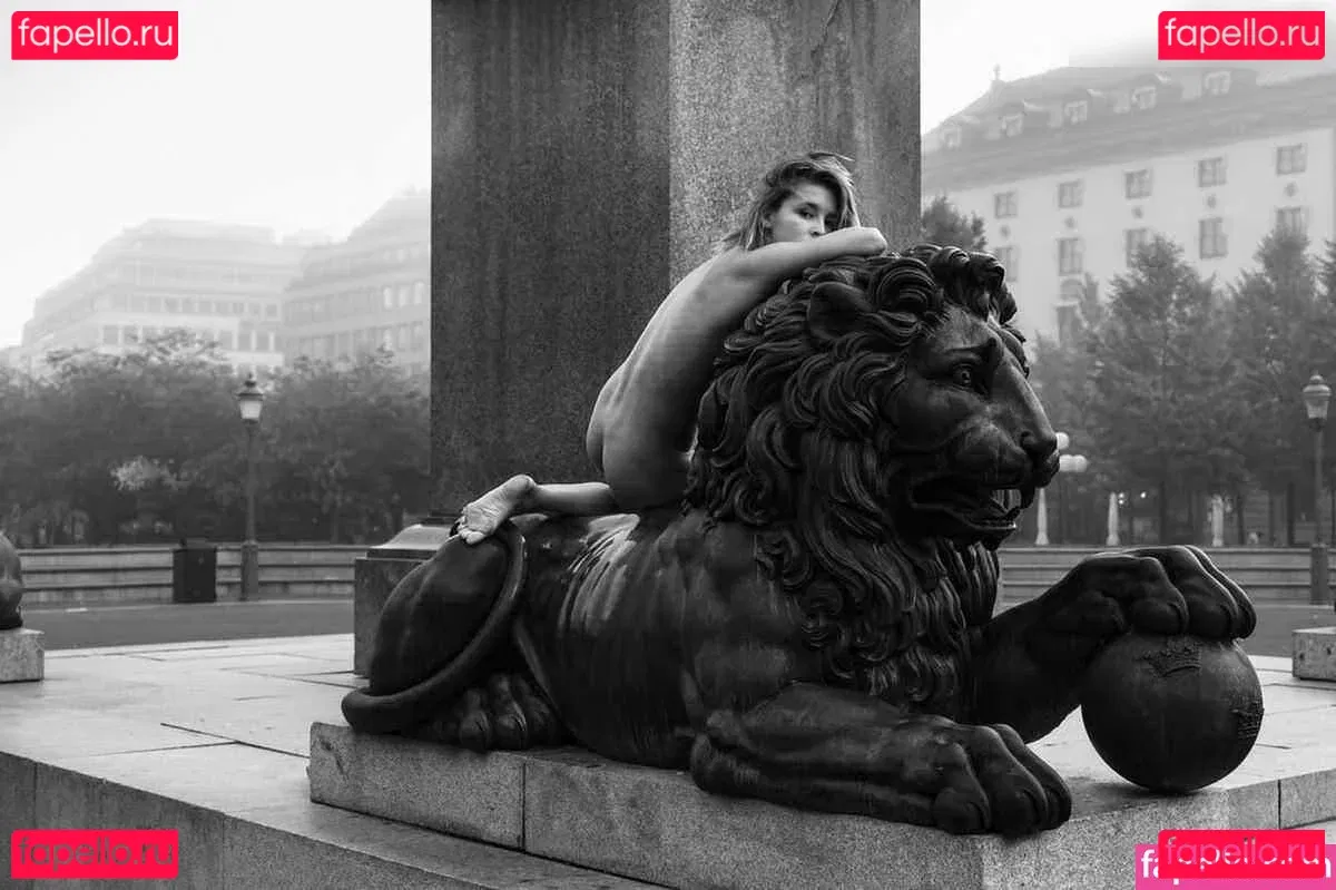 Marisa Papen Onlyfans Photo Gallery 