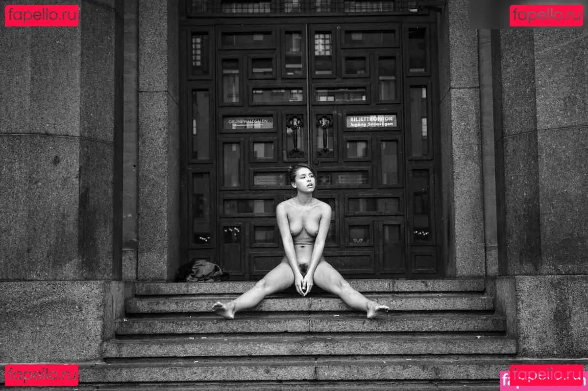 Marisa Papen Onlyfans Photo Gallery 