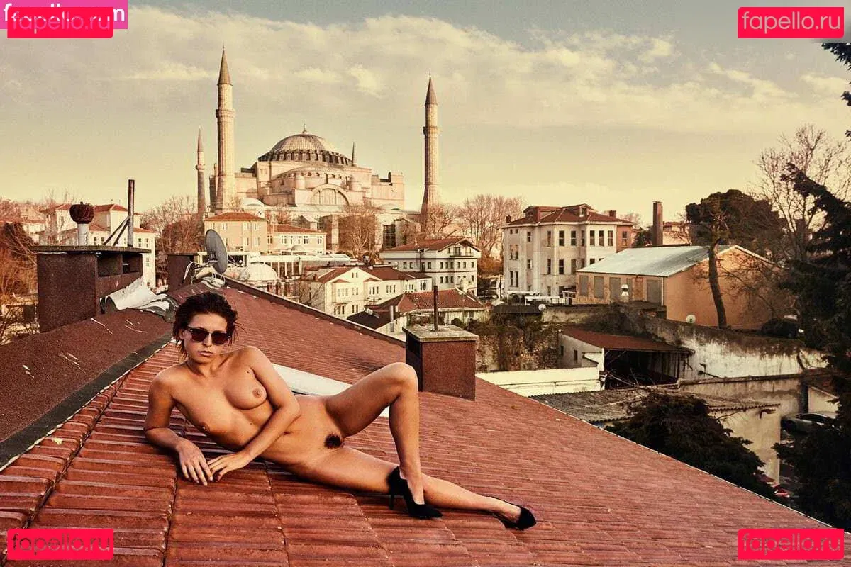 Marisa Papen Onlyfans Photo Gallery 