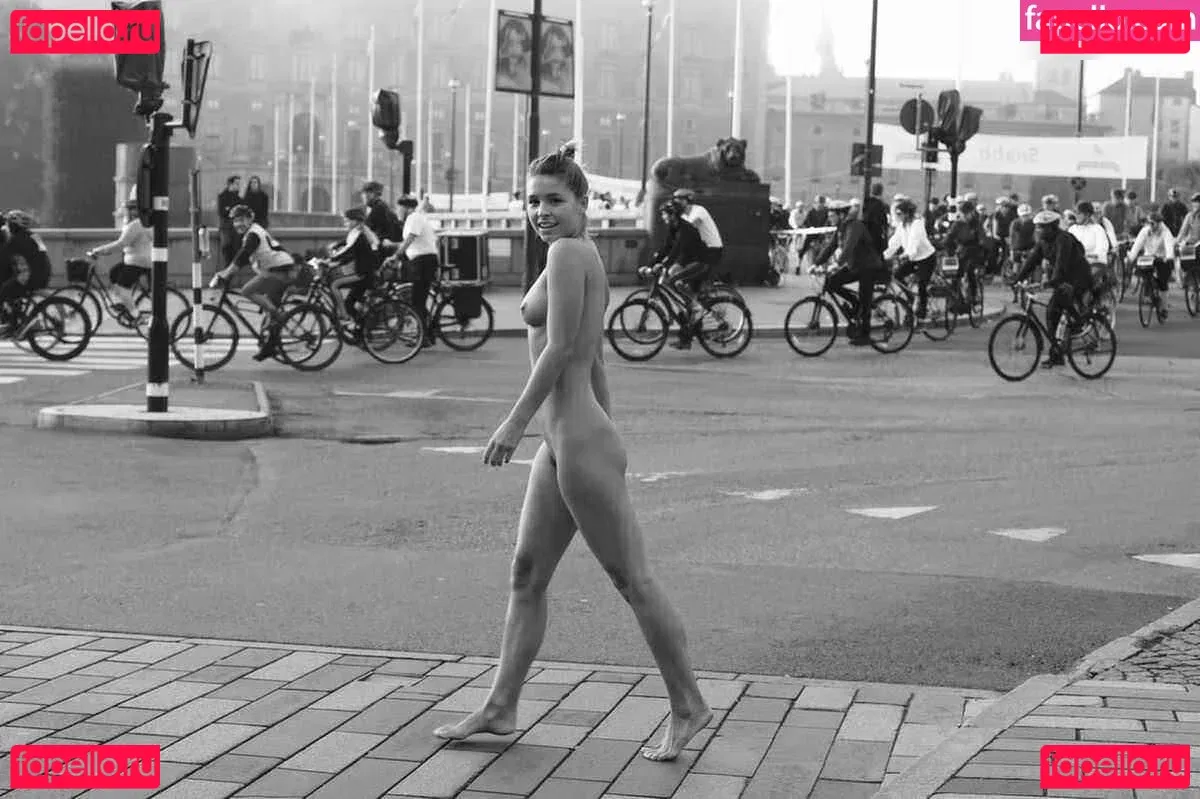 Marisa Papen Onlyfans Photo Gallery 